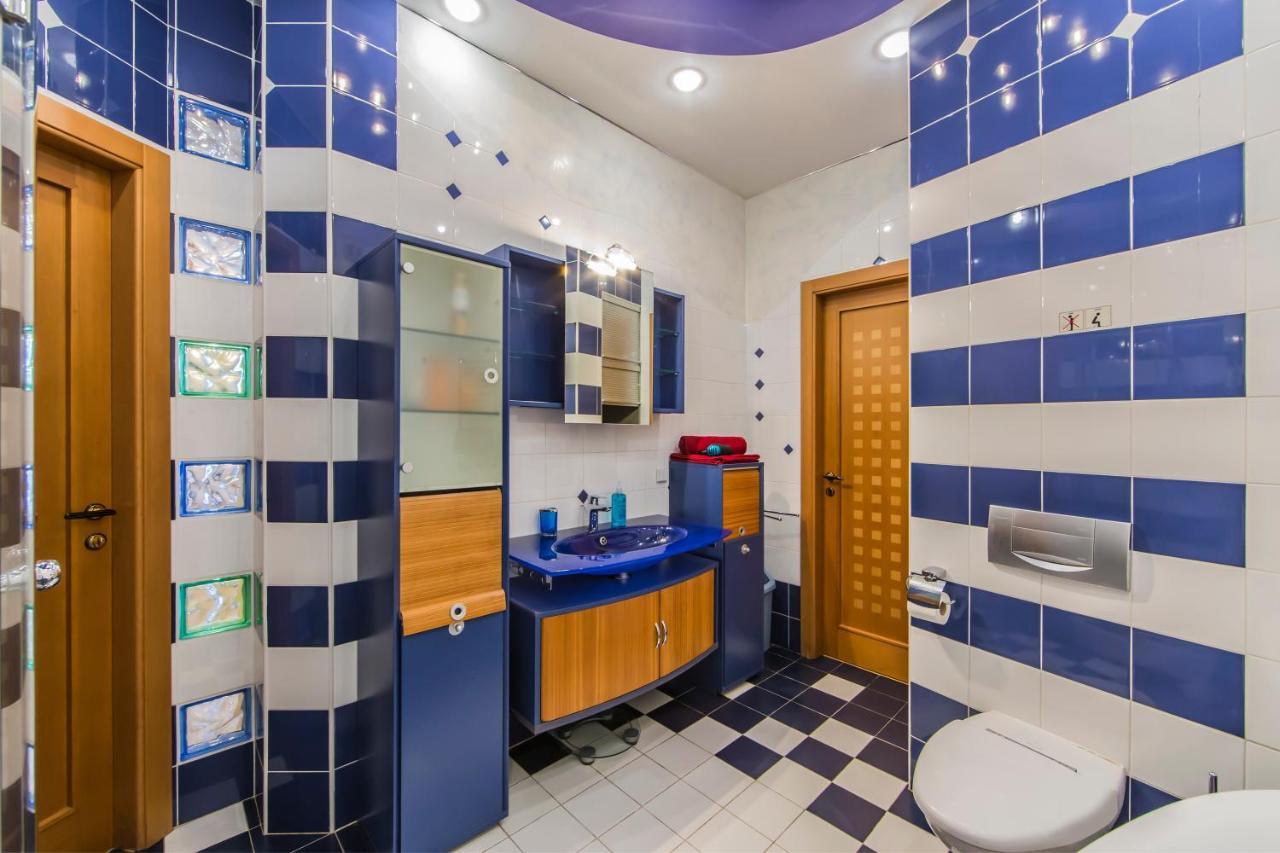 3-Room Apartments On Khreshchatyk. Building With Star Kiev Buitenkant foto