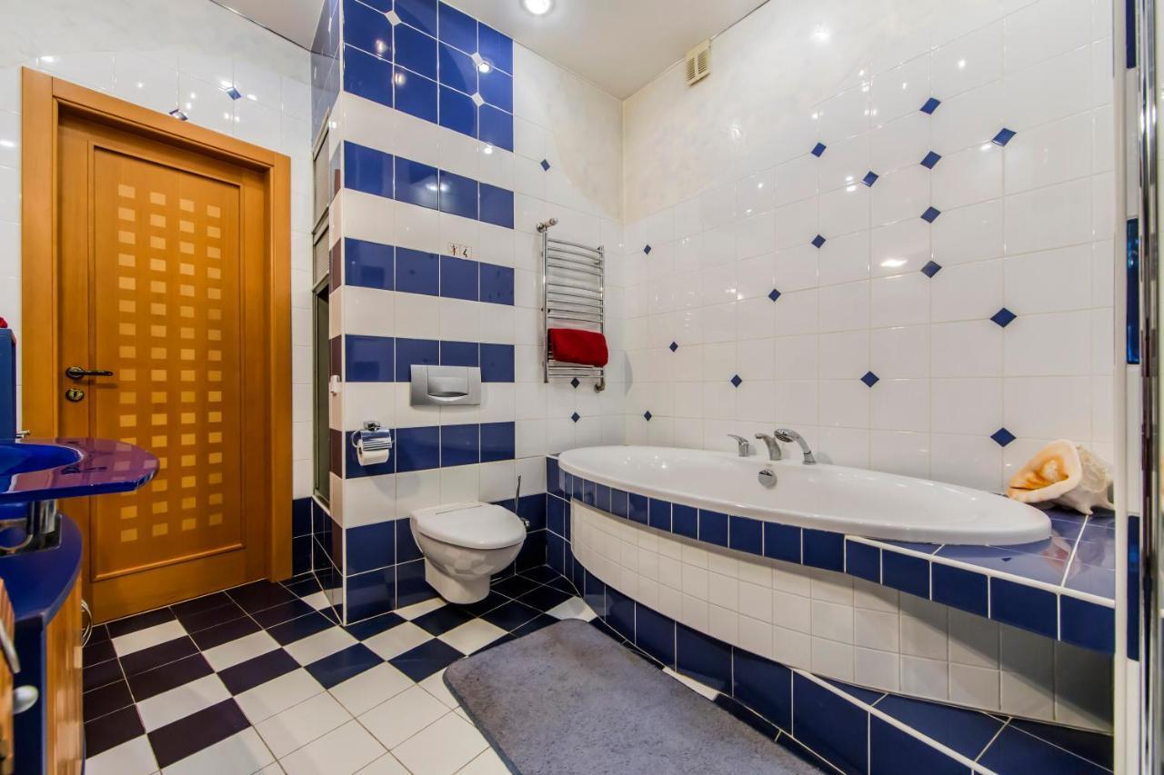 3-Room Apartments On Khreshchatyk. Building With Star Kiev Buitenkant foto