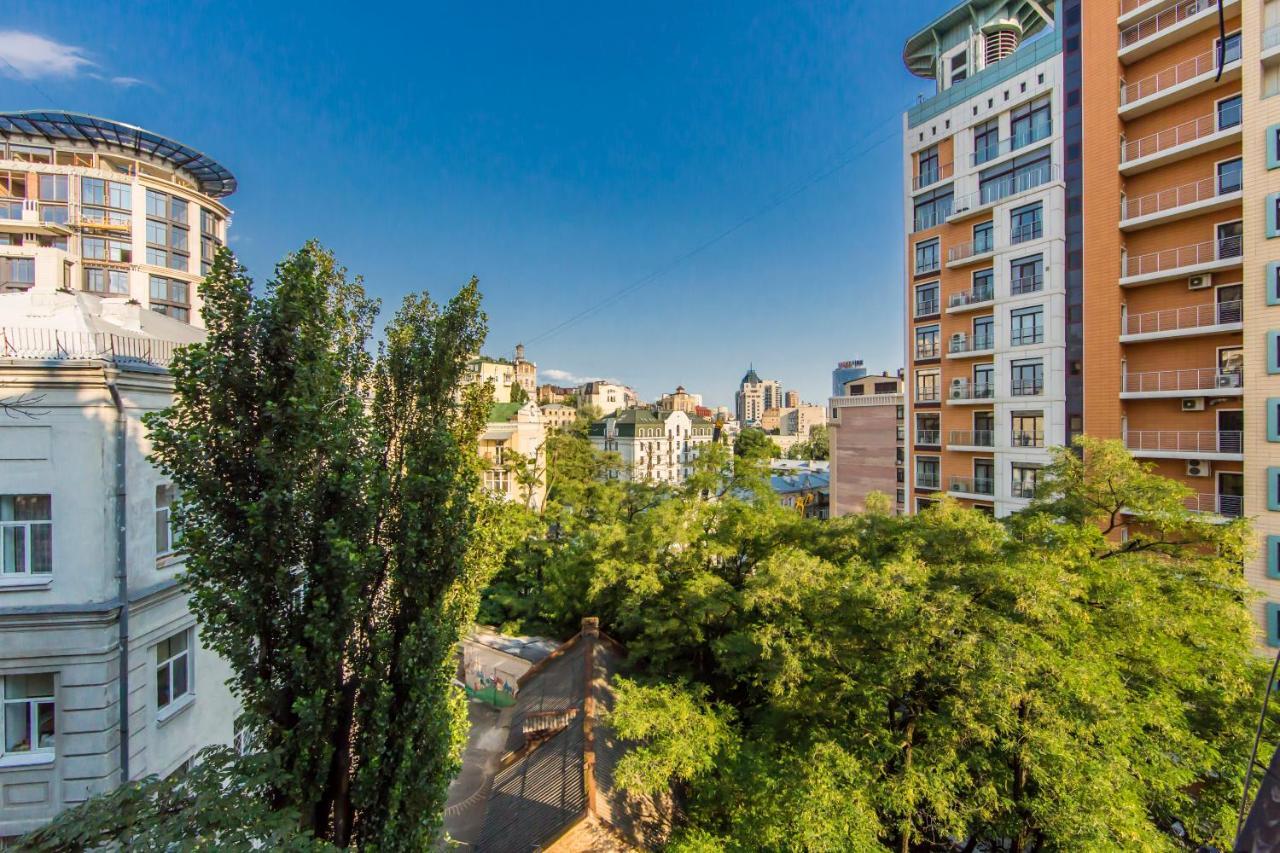 3-Room Apartments On Khreshchatyk. Building With Star Kiev Buitenkant foto